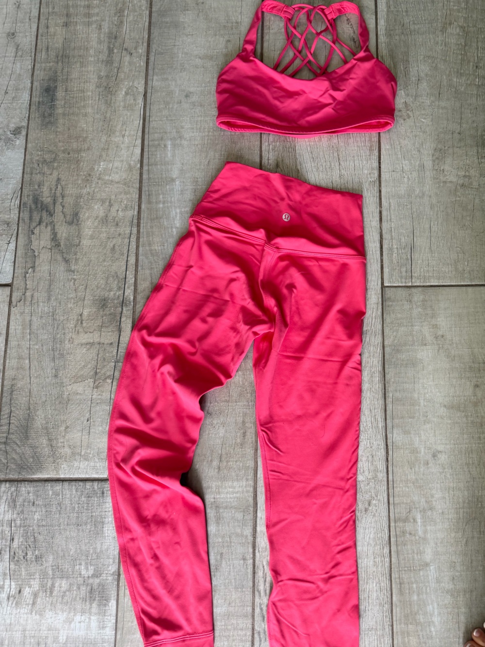lululemon pink leggings and bra